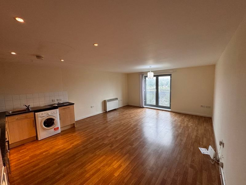 Property photo 1 of 10 Photo 3