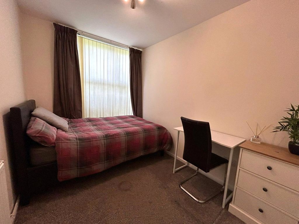Property photo 1 of 5 Picture No. 05