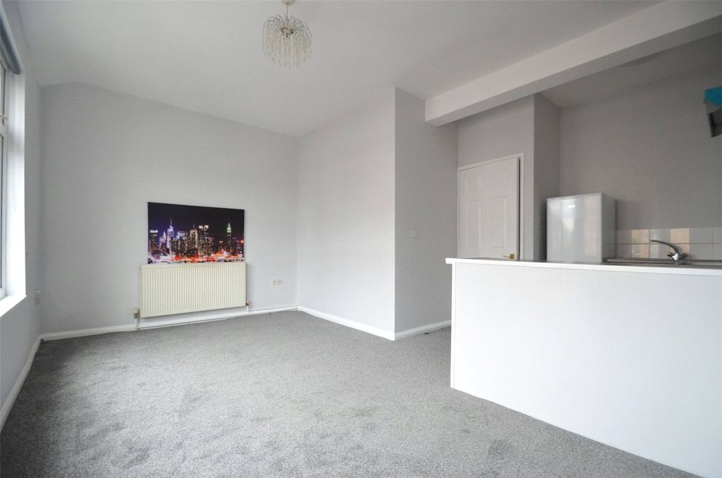 Property photo 2 of 8 Picture No. 01
