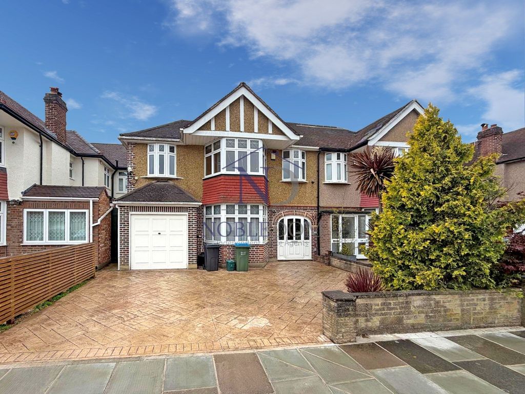 Property photo 1 of 21 Four Bedroom Semi-Detached House In Twickenham