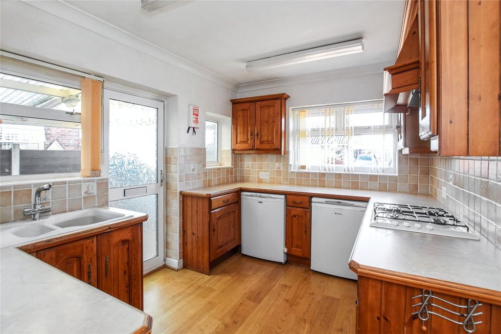 Property photo 2 of 14 Picture No. 02