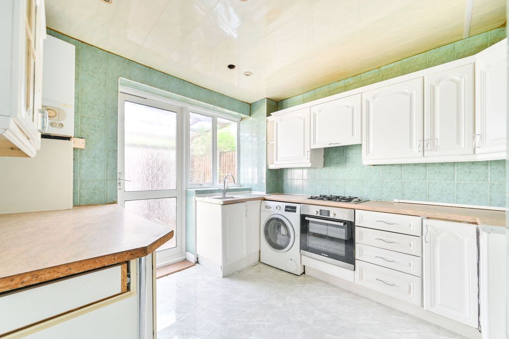 Property photo 3 of 12