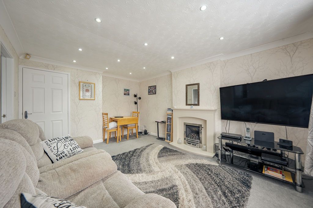 Property photo 2 of 12 Gallery