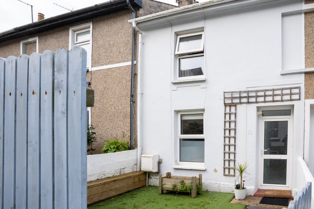 Property photo 2 of 22