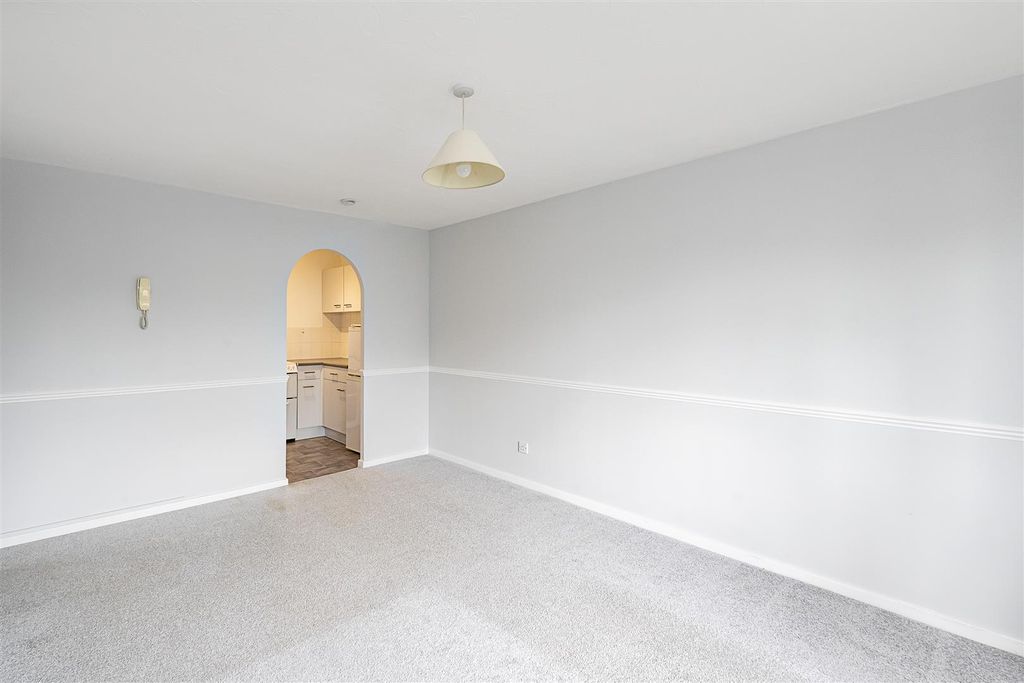 Property photo 3 of 10 4-Robin-Court-04.Jpg