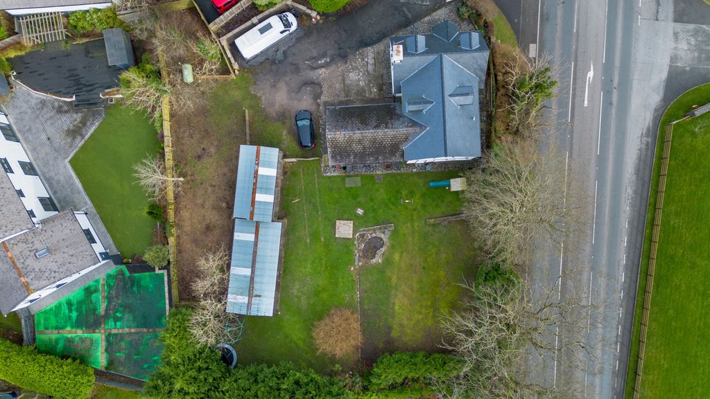 Property photo 2 of 36