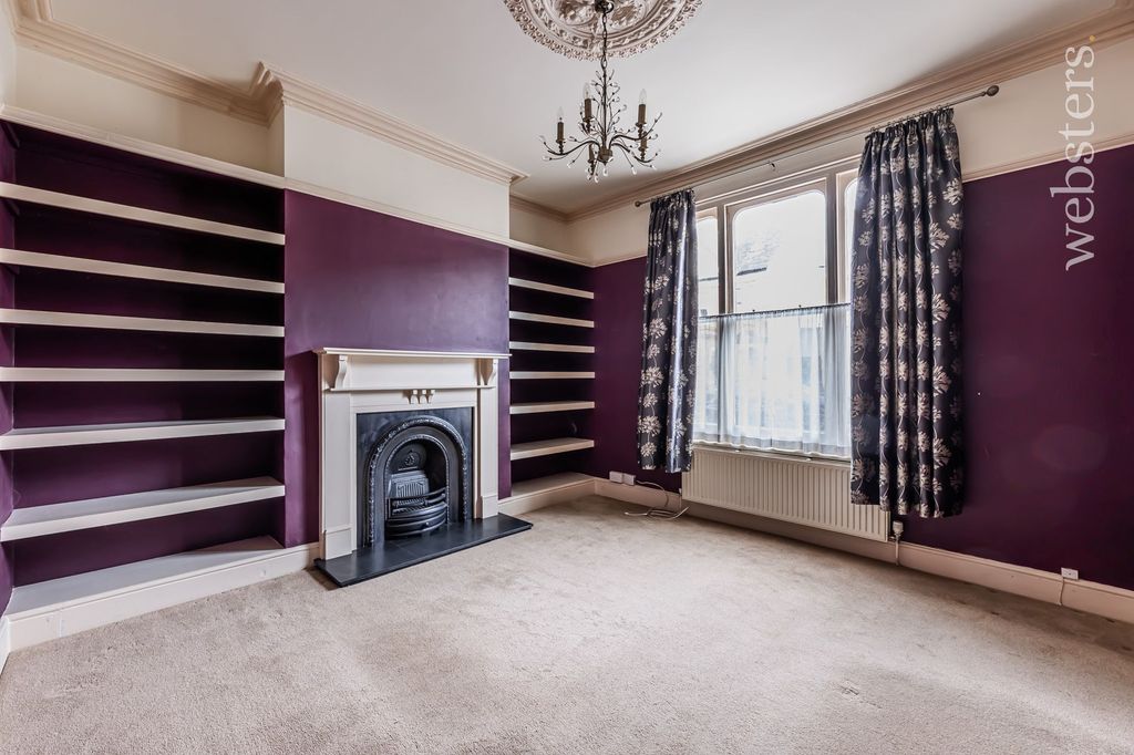 Property photo 2 of 24