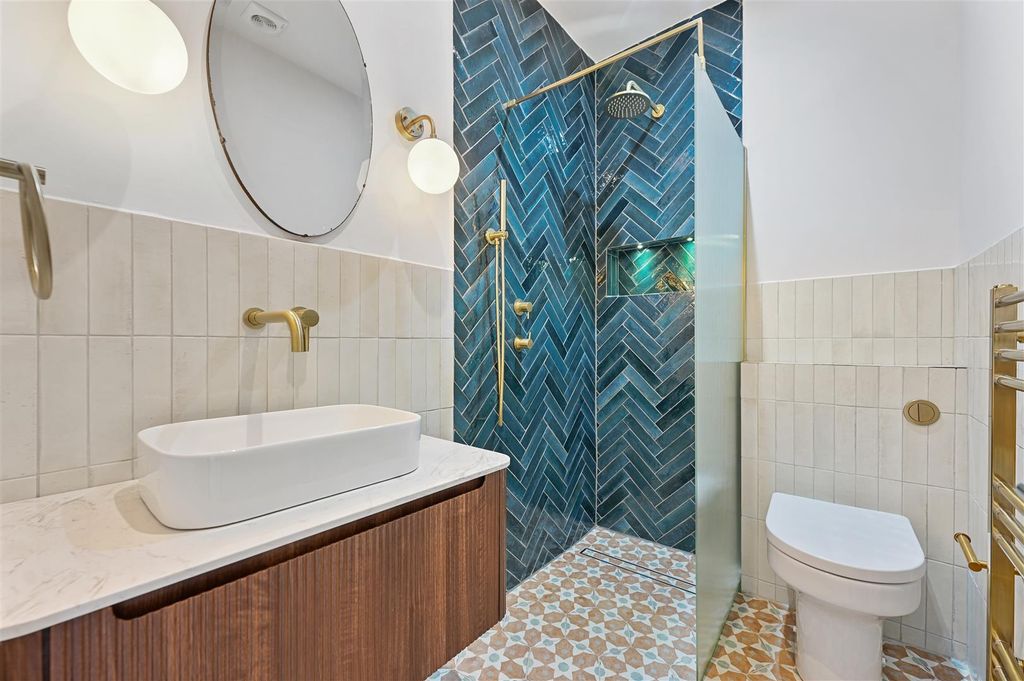 Property photo 2 of 9 Rockley Road