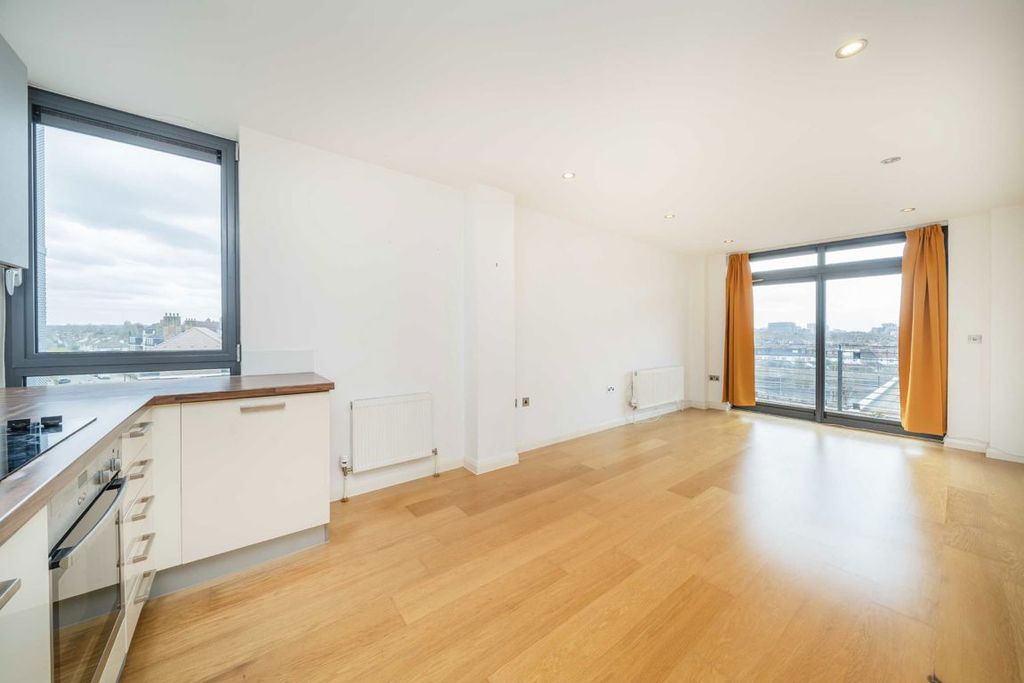 Property photo 2 of 6