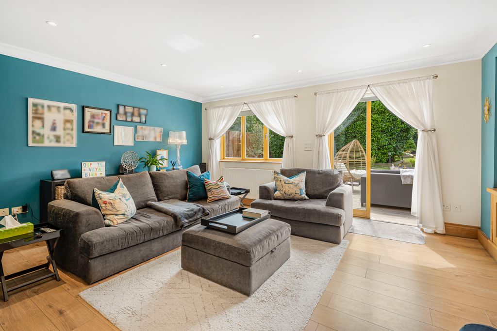 Property photo 2 of 40 10155572