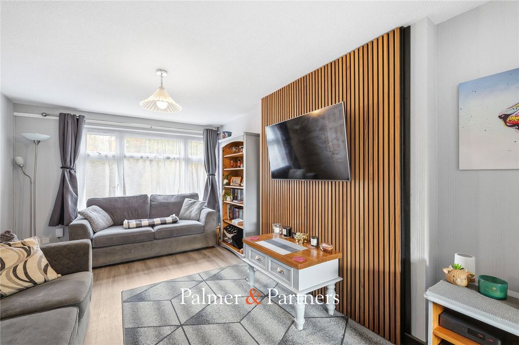 Property photo 2 of 27 Picture No. 13