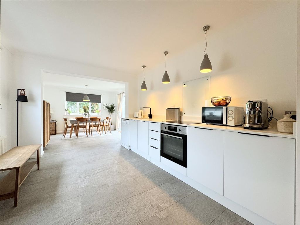 Property photo 3 of 24 Kitchen