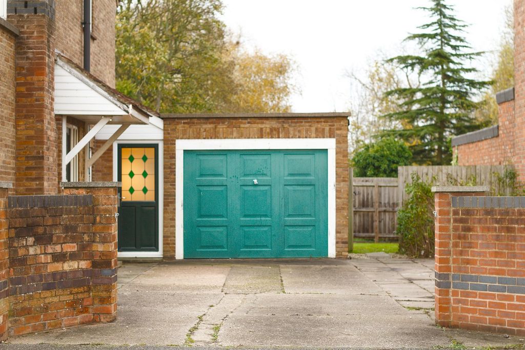 Property photo 3 of 41 Driveway
