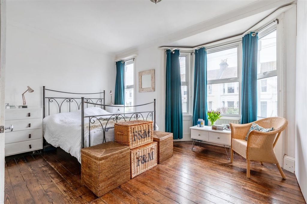 Property photo 3 of 15 Bedroom