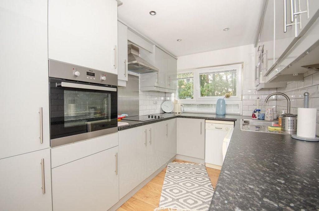 Property photo 3 of 12 Kitchen Pic 3.Jpg