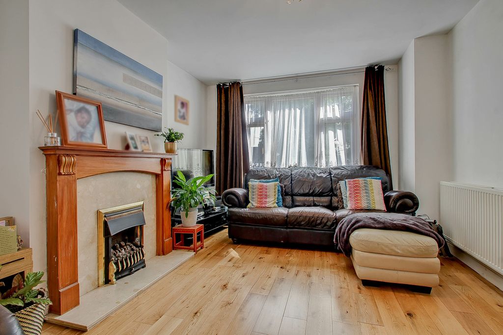 Property photo 2 of 12