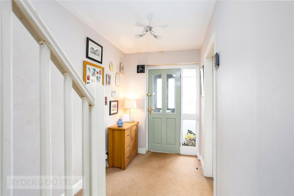 Property photo 2 of 25 Entrance Hall