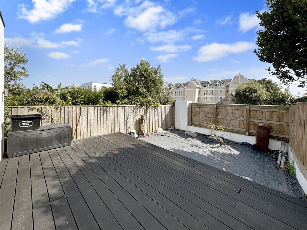 Property photo 3 of 13