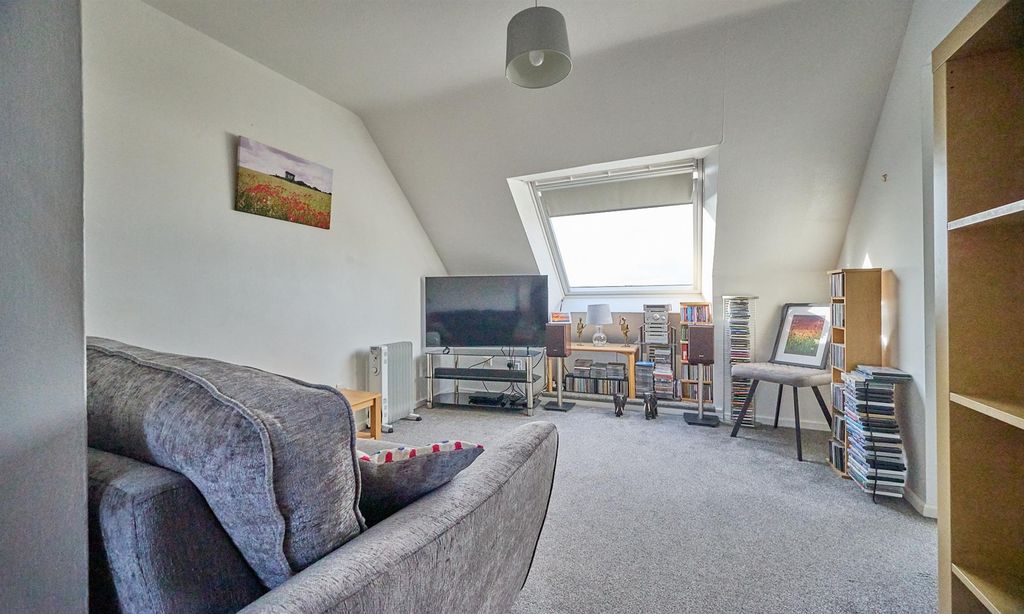 Property photo 2 of 7 Lounge/Dining Room