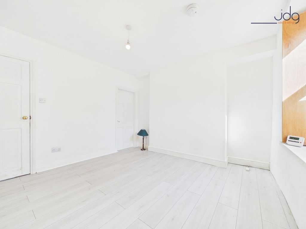 Property photo 3 of 16 Dining Room