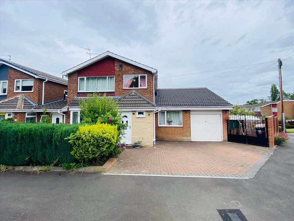 Property photo 1 of 5 4Â Bedroom Detached For Rent