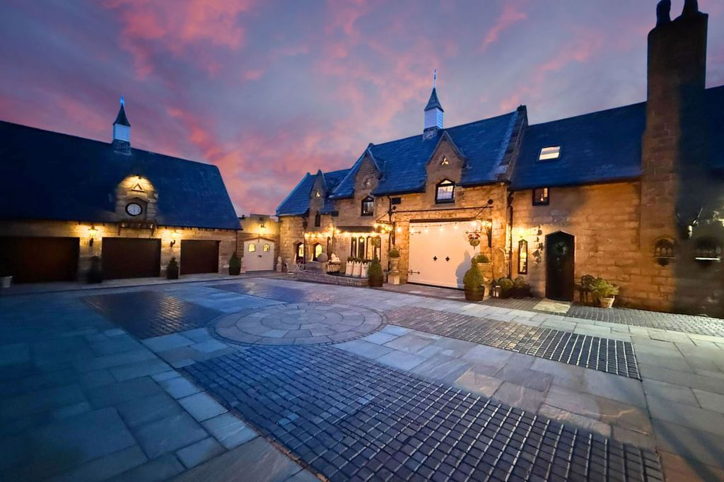 Property photo 1 of 41