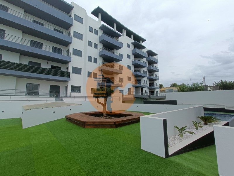 Property photo 2 of 37