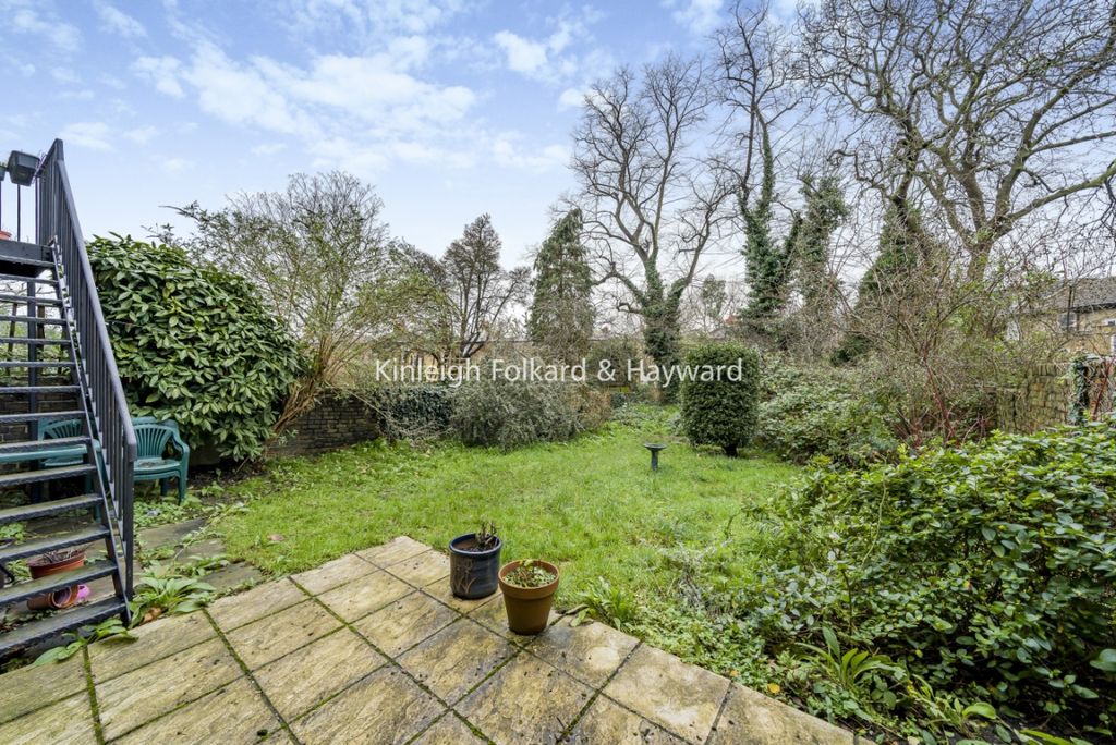 Property photo 2 of 6 Garden