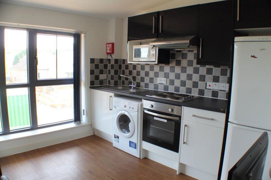 Property photo 2 of 20