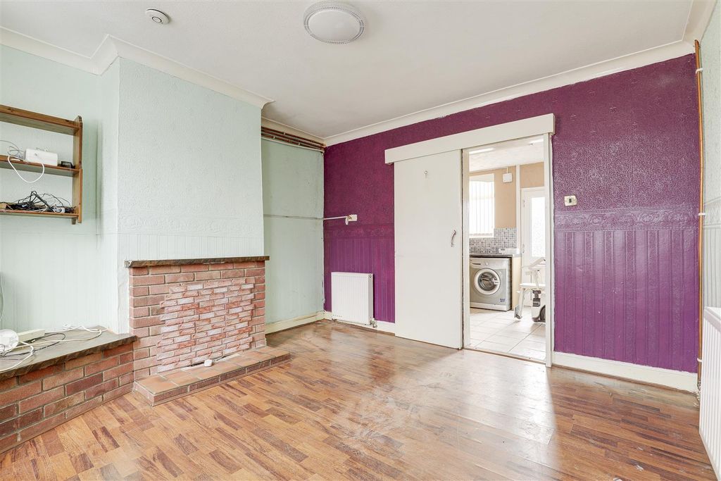 Property photo 3 of 10 02.Jpg