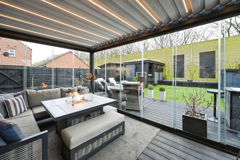 Property photo 3 of 23