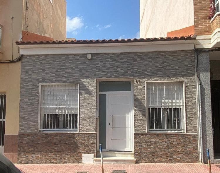 Property photo 1 of 33
