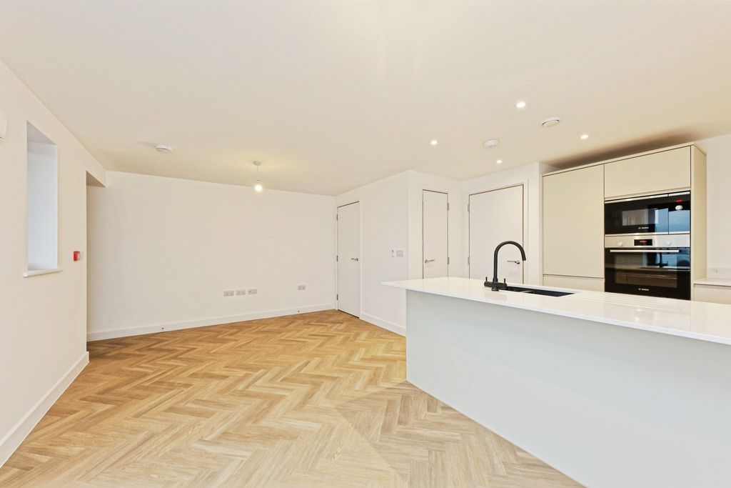 Property photo 2 of 20 Pbox-Img.Jpg