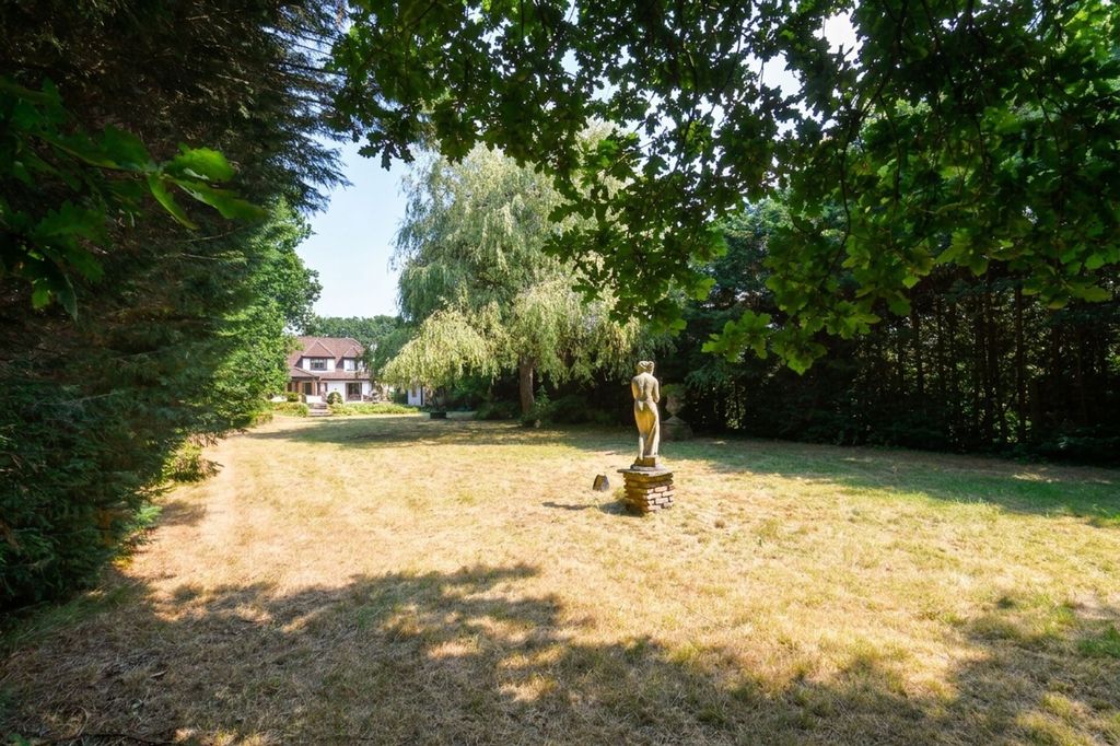 Property photo 2 of 38