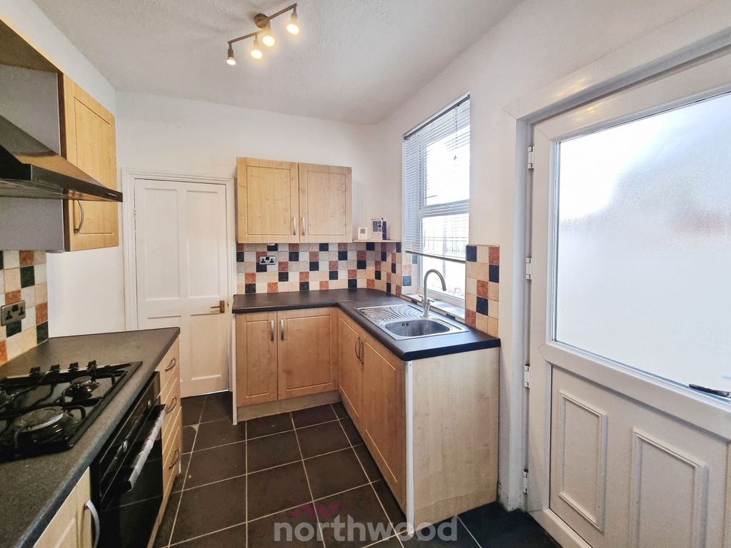 Property photo 2 of 22
