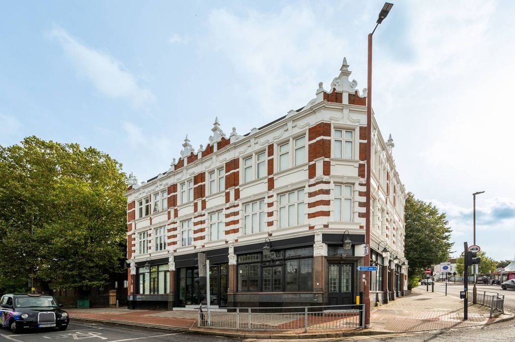 Property photo 1 of 3