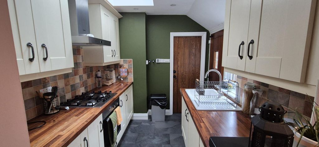 Property photo 1 of 14 Image