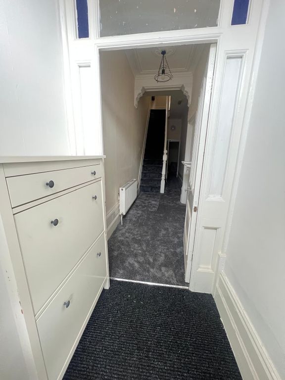 Property photo 3 of 7 Hallway