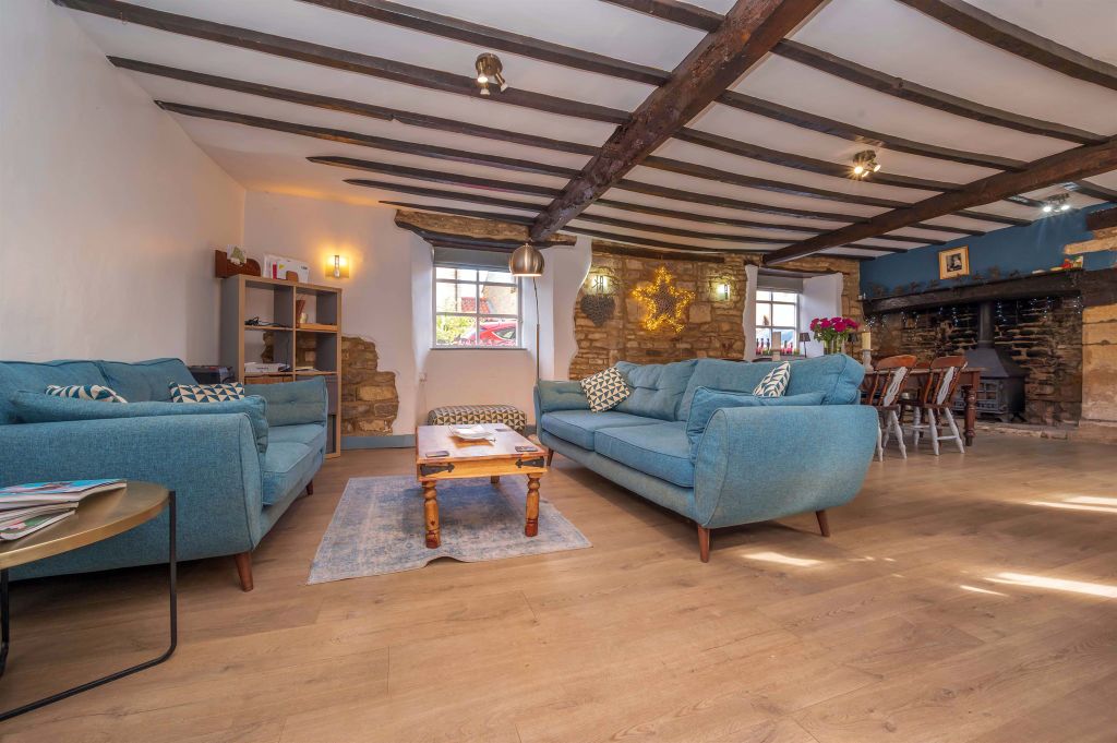 Property photo 2 of 22