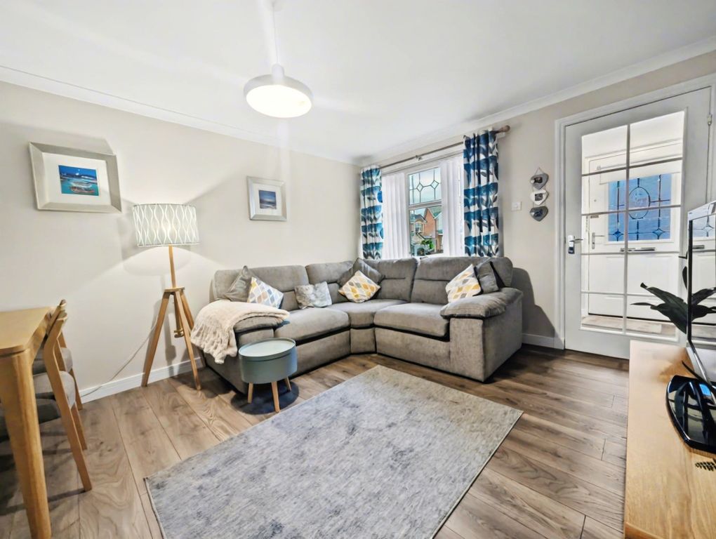 Property photo 3 of 28