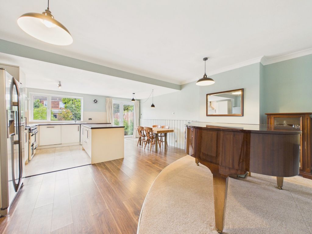 Property photo 2 of 22 5201453
