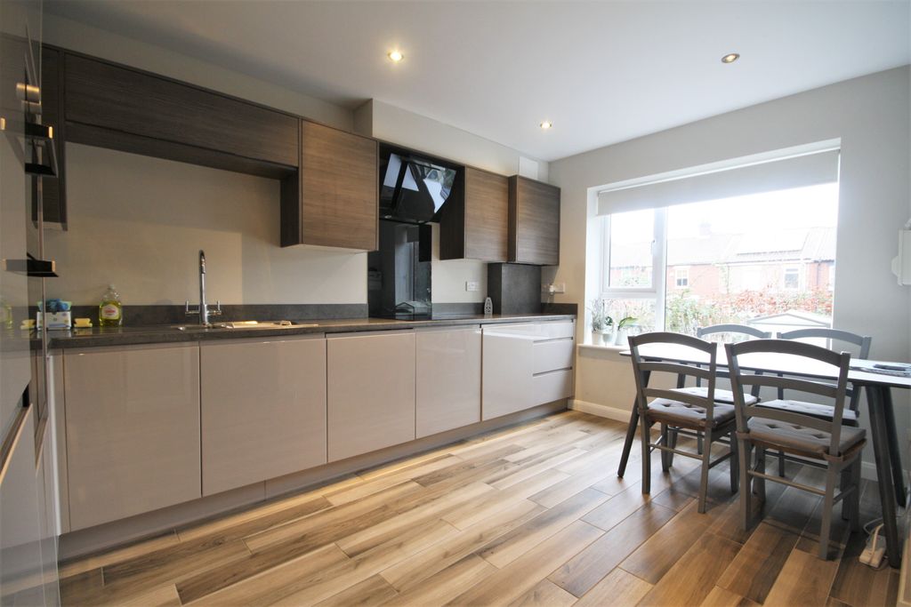 Property photo 2 of 11 Img_5106
