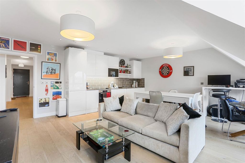 Property photo 2 of 16 1544771977 - 16.Jpg