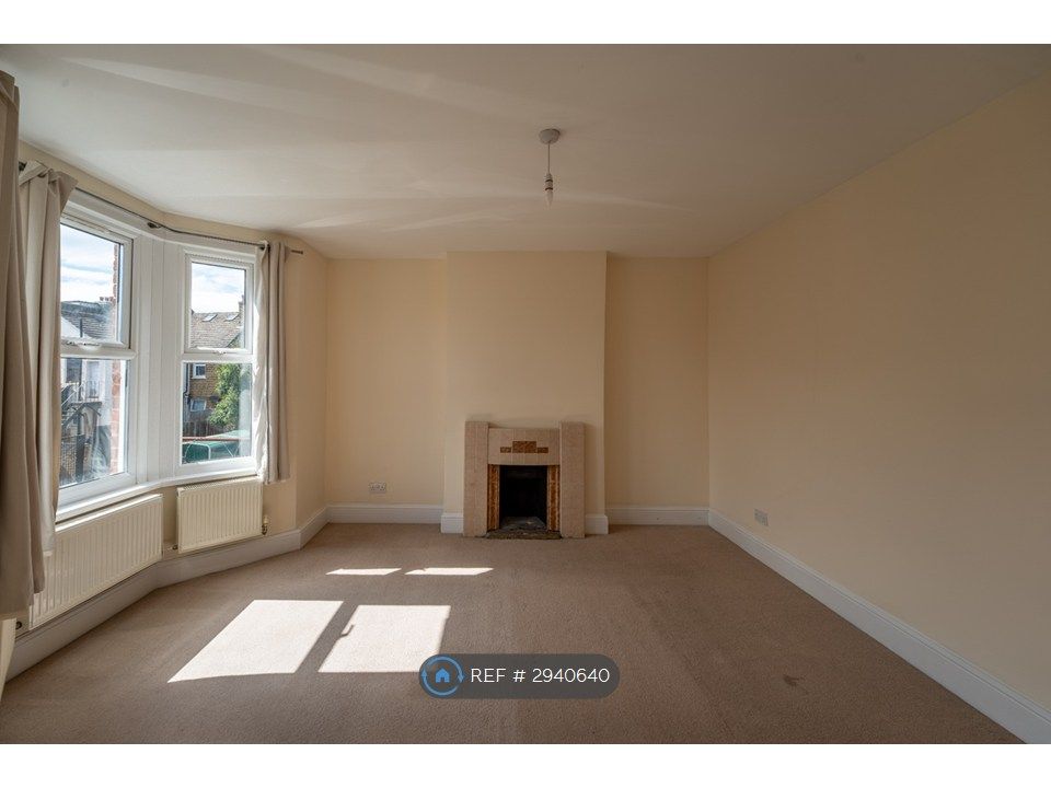 Property photo 2 of 26