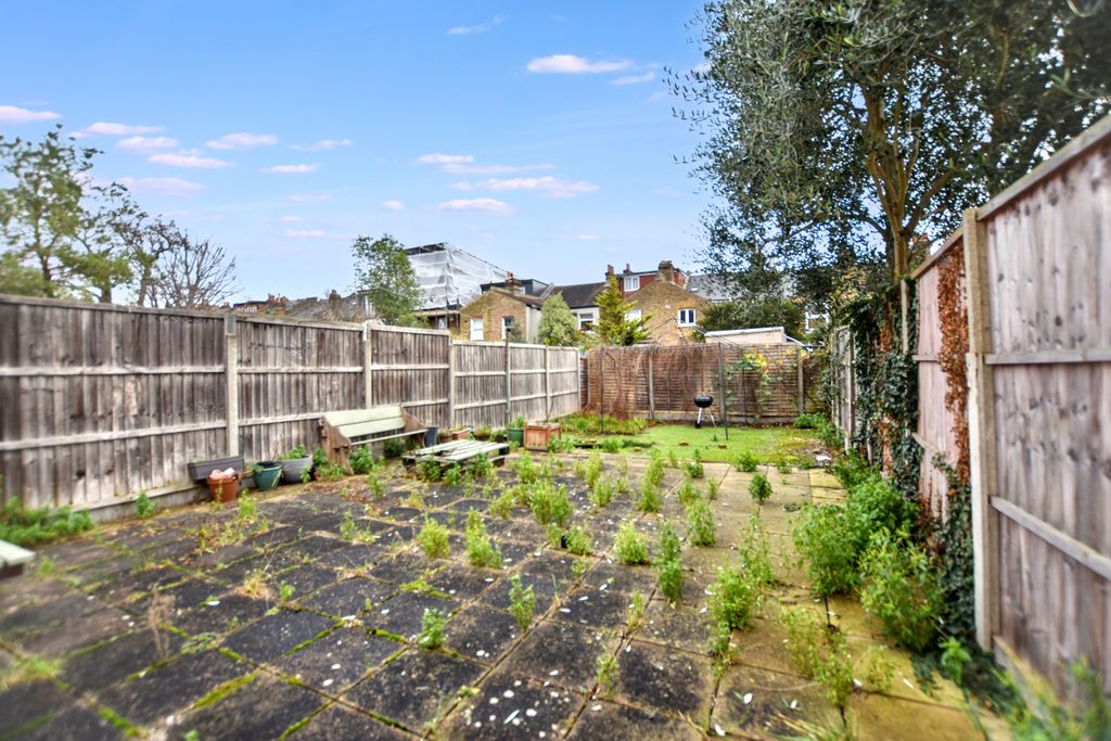 Property photo 2 of 13 57 Kilmorie Road, Forest Hill, London, Se23 2Ss