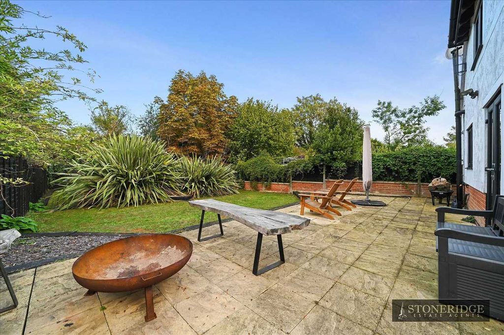 Property photo 2 of 24