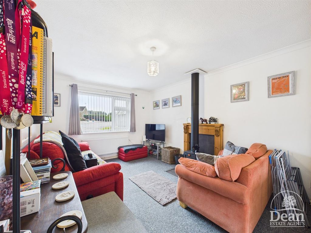 Property photo 2 of 8