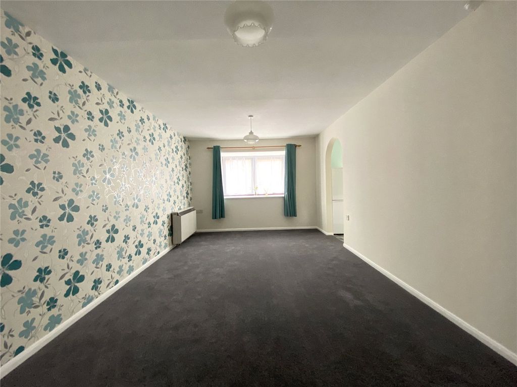 Property photo 2 of 8 Picture No. 06