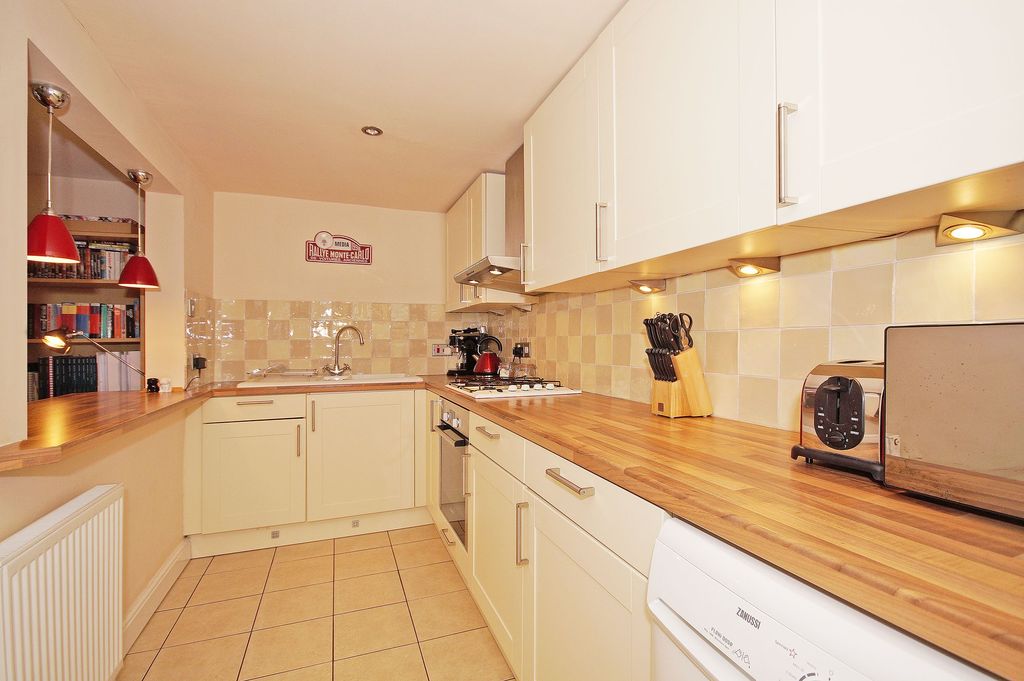 Property photo 3 of 10