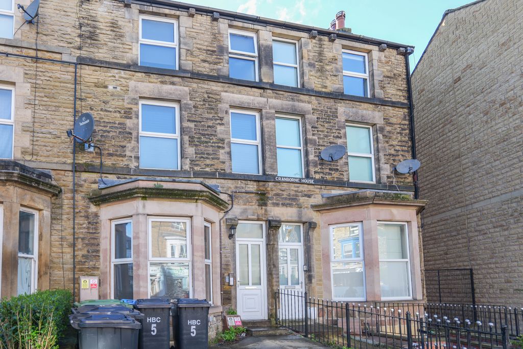 Property photo 1 of 30